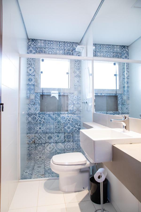 Espaco 250 - Apto Mobiliado, 3 Quartos, Sendo Uma Suite, Banheiro Social, Cozinha Completa, Sala De Estar, Ar Condicionado, Tv E Internet ทีราเดนเจส ภายนอก รูปภาพ