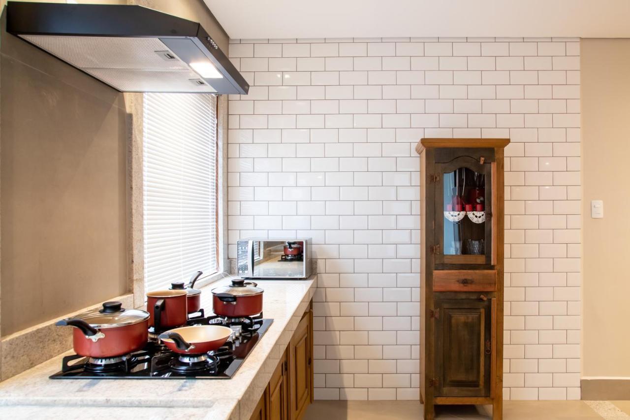 Espaco 250 - Apto Mobiliado, 3 Quartos, Sendo Uma Suite, Banheiro Social, Cozinha Completa, Sala De Estar, Ar Condicionado, Tv E Internet ทีราเดนเจส ภายนอก รูปภาพ