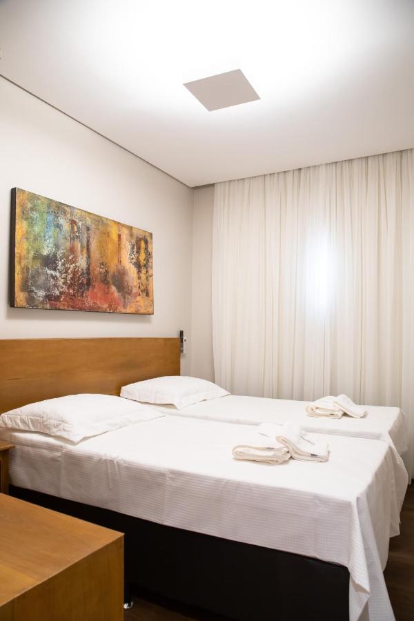 Espaco 250 - Apto Mobiliado, 3 Quartos, Sendo Uma Suite, Banheiro Social, Cozinha Completa, Sala De Estar, Ar Condicionado, Tv E Internet ทีราเดนเจส ภายนอก รูปภาพ